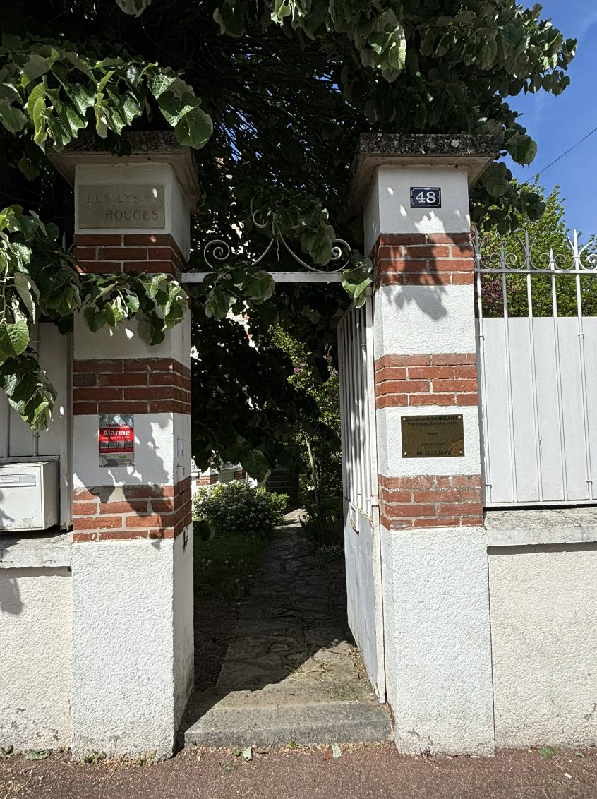 Entrée du cabinet, 48 avenue de la Gare